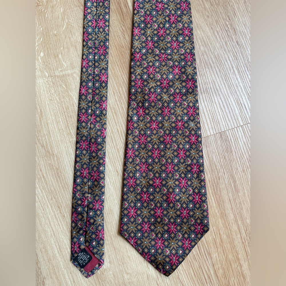 Oleg Cassini vintage men’s tie floral navy blue pink yellow